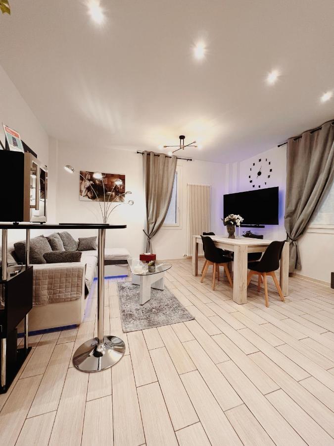 בולוניה Futura Suite Apartment מראה חיצוני תמונה
