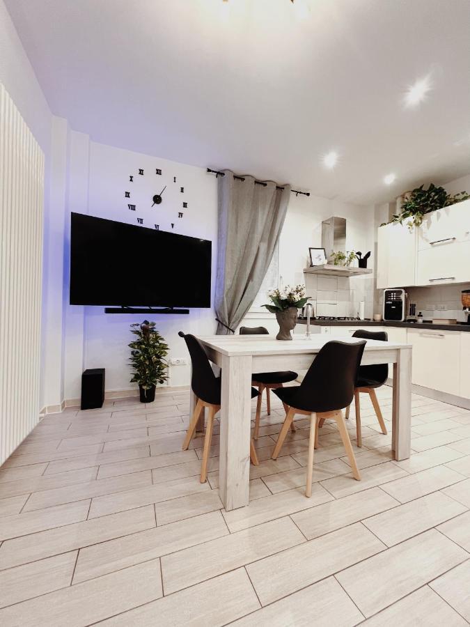 בולוניה Futura Suite Apartment מראה חיצוני תמונה